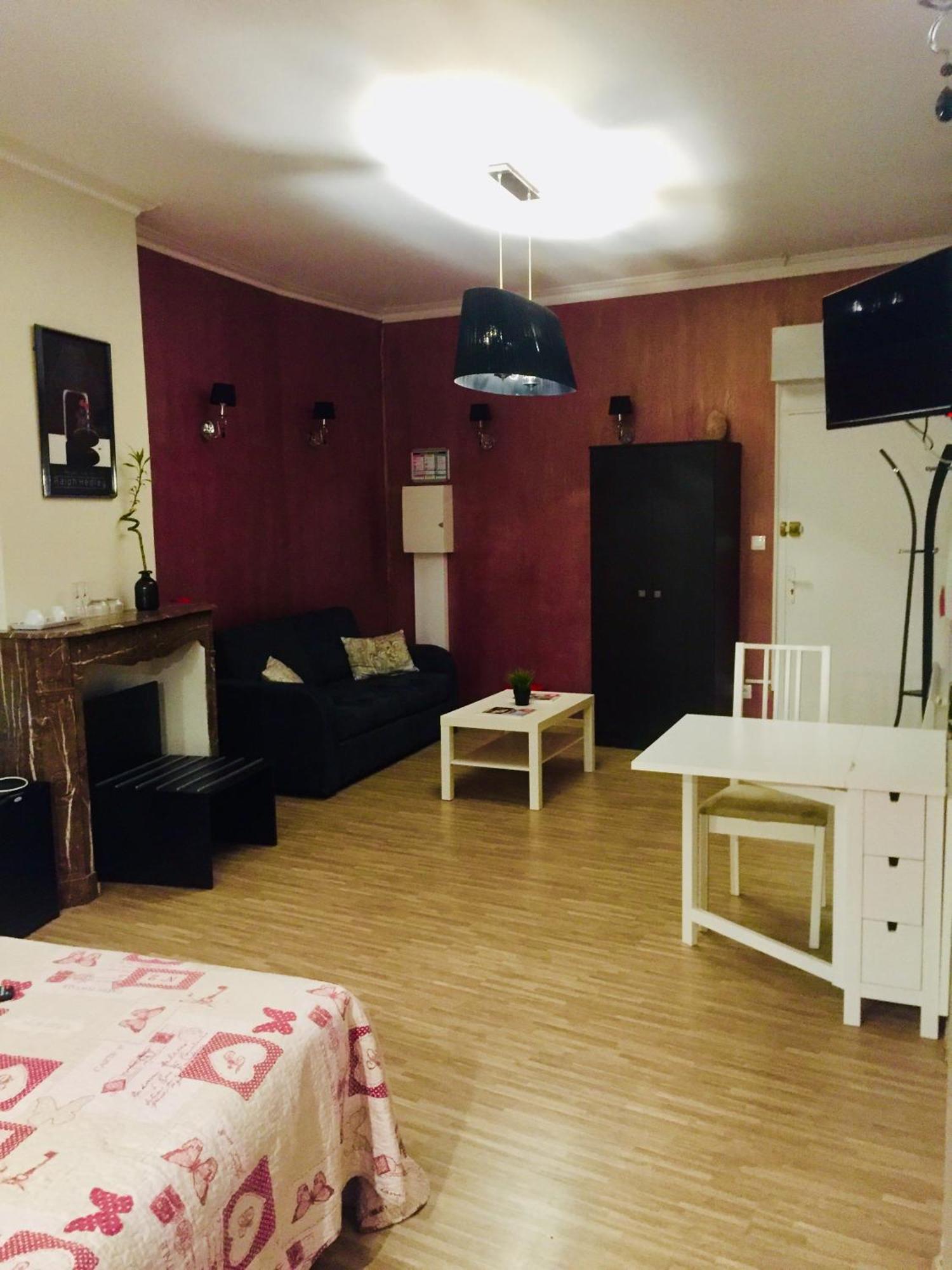 L'atrium Bed & Breakfast 2*